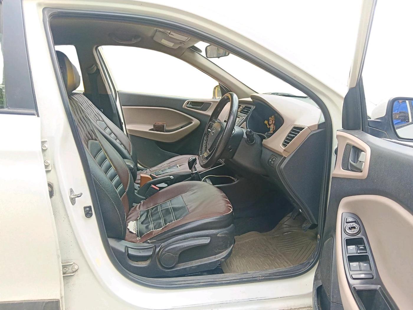 2017 Hyundai Elite i20 ASTA 1.4 CRDI (O), Diesel, Manual, 1,06,007 km, interior