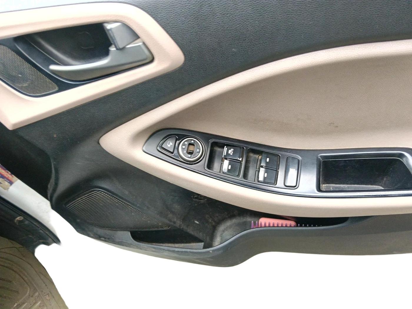 2017 Hyundai Elite i20 ASTA 1.4 CRDI (O), Diesel, Manual, 1,06,007 km, interior