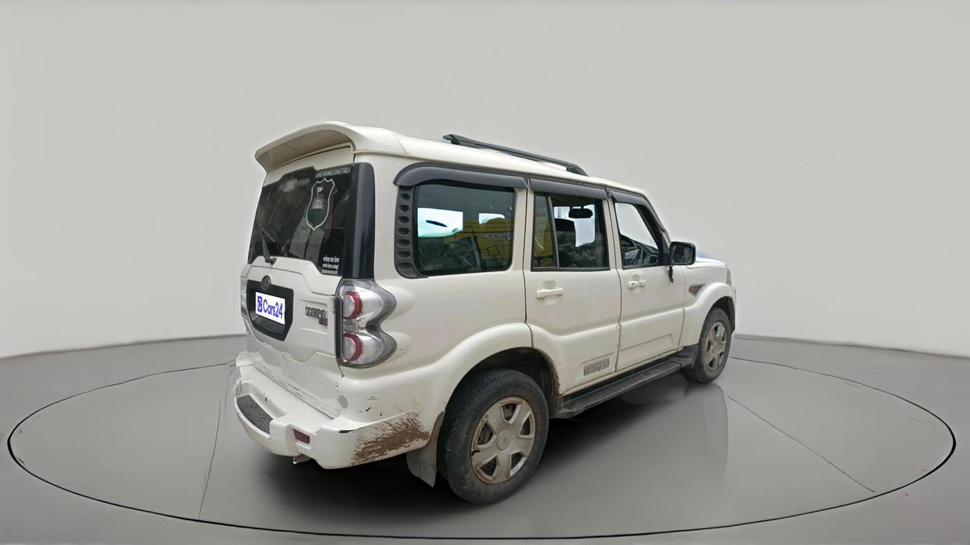 2015 Mahindra Scorpio S6 PLUS, Diesel, Manual, 1,96,215 km, exterior
