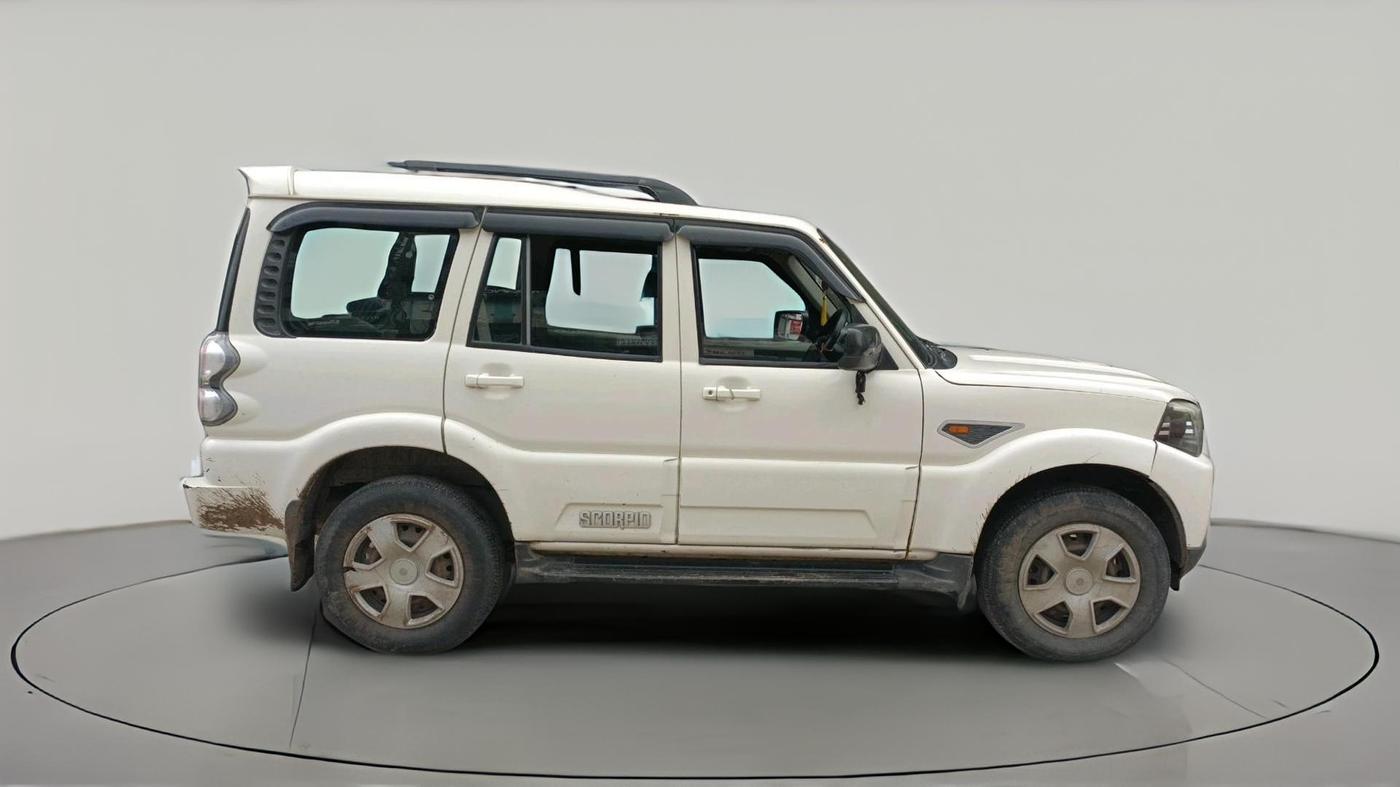 2015 Mahindra Scorpio S6 PLUS, Diesel, Manual, 1,96,215 km, exterior