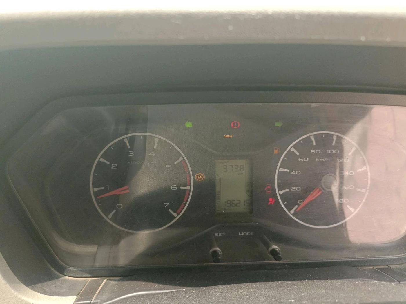 2015 Mahindra Scorpio S6 PLUS, Diesel, Manual, 1,96,215 km, interior