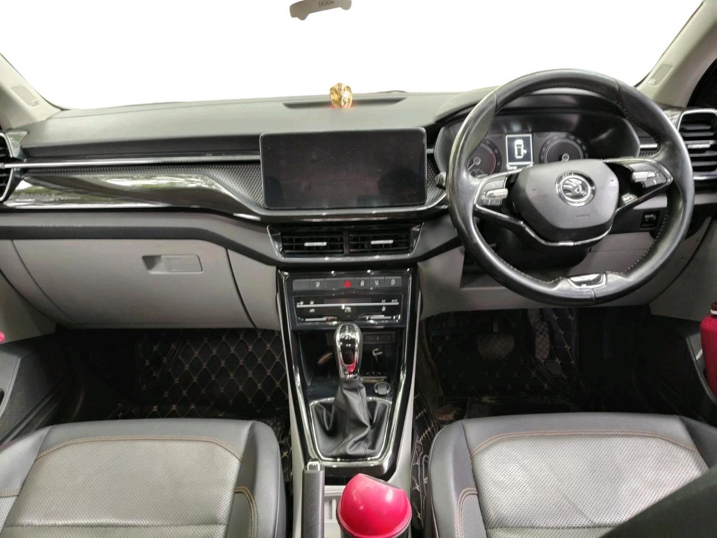 2022 Skoda KUSHAQ STYLE 1.5L TSI DSG (6 AIRBAGS), Petrol, Automatic, 1,28,102 km, interior