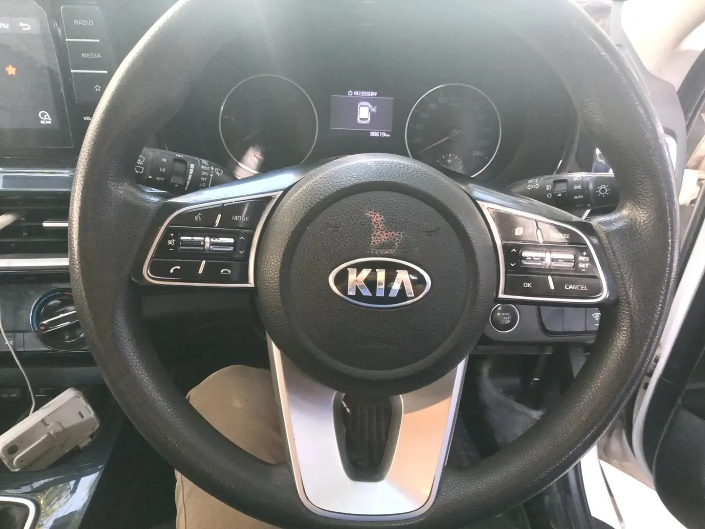 2020 KIA SELTOS HTK PLUS 1.5 DIESEL, Diesel, Manual, 1,00,000 km, interior