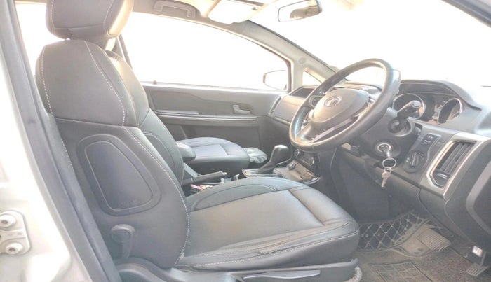 2018 Tata Hexa XTA 4X2 7 STR, Diesel, Automatic, 1,07,299 km, interior