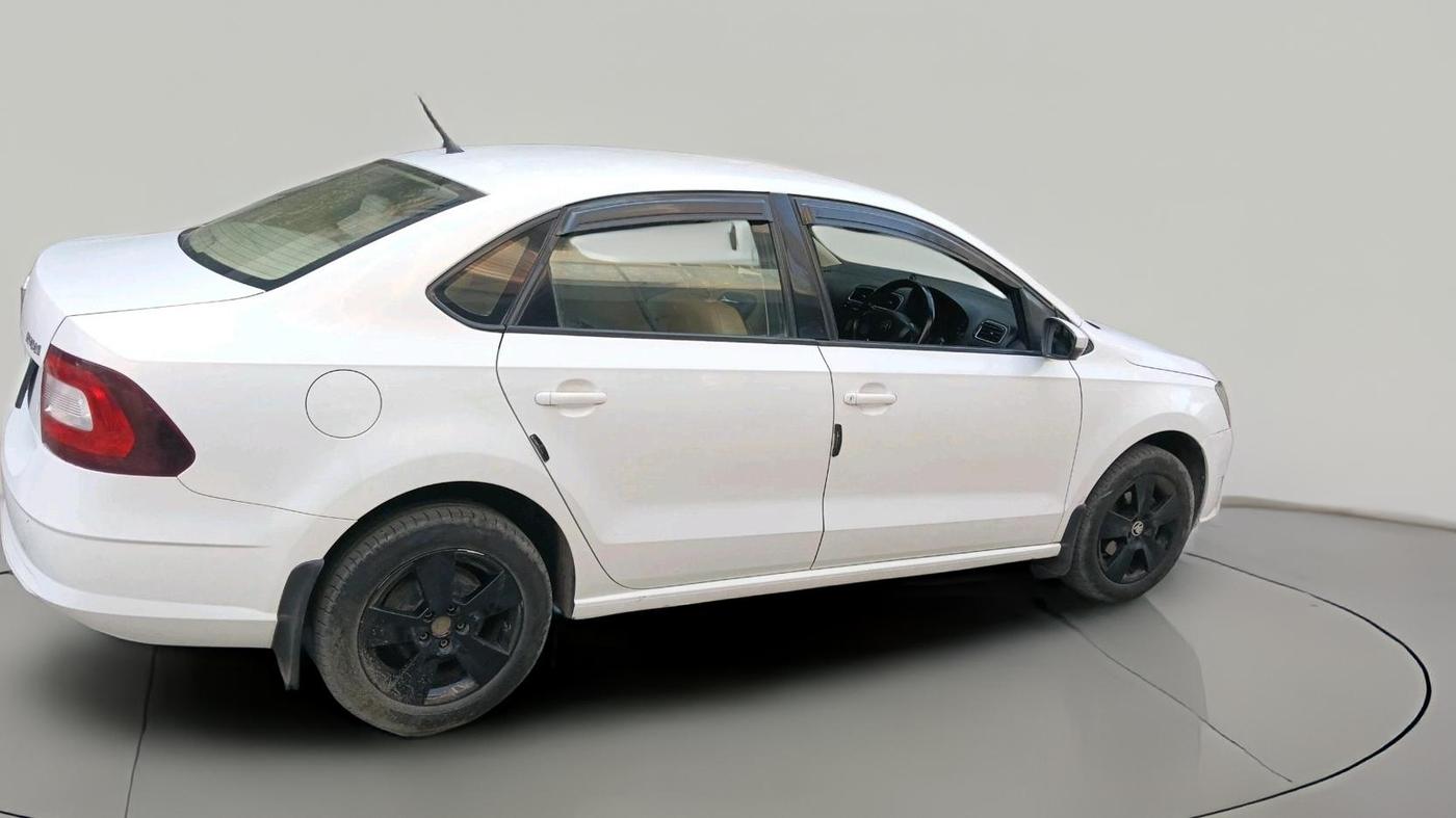 2018 Skoda Rapid AMBITION 1.6 MPI MT, Petrol, Manual, 49,322 km, exterior