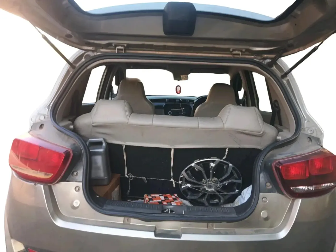 2017 Mahindra Kuv100 K2 D 6 STR, Diesel, Manual, 1,15,571 km, exterior