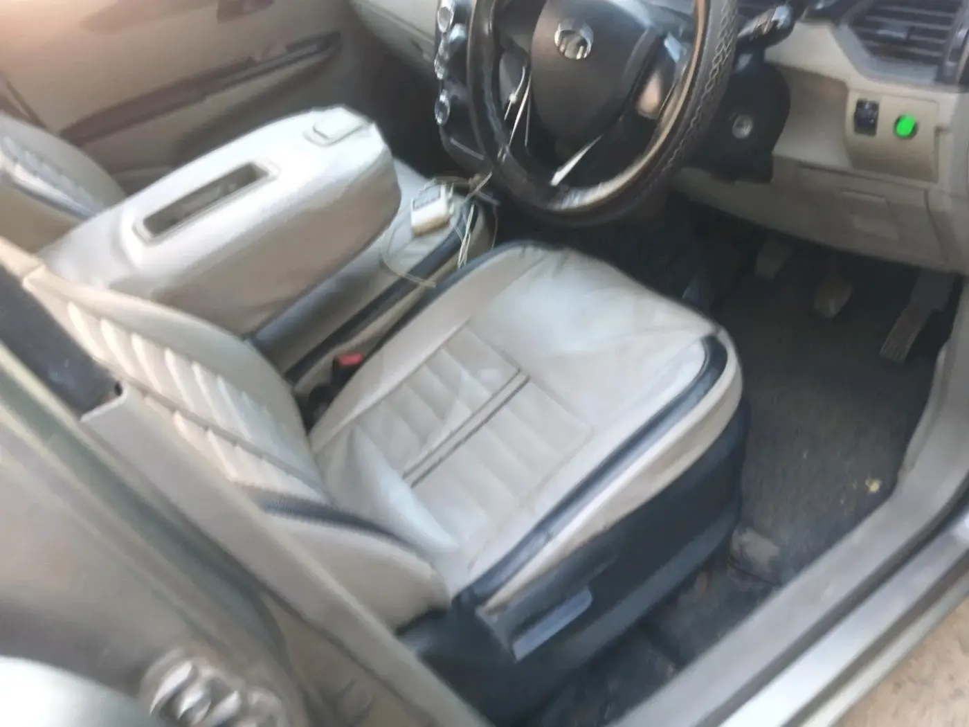 2017 Mahindra Kuv100 K2 D 6 STR, Diesel, Manual, 1,15,571 km, interior