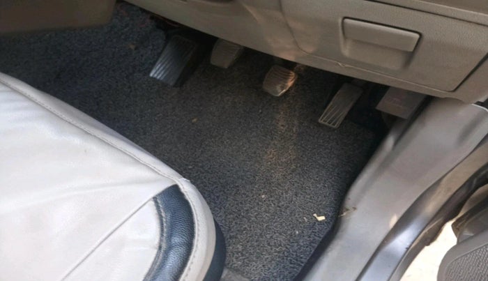 2017 Mahindra Kuv100 K2 D 6 STR, Diesel, Manual, 1,15,571 km, interior