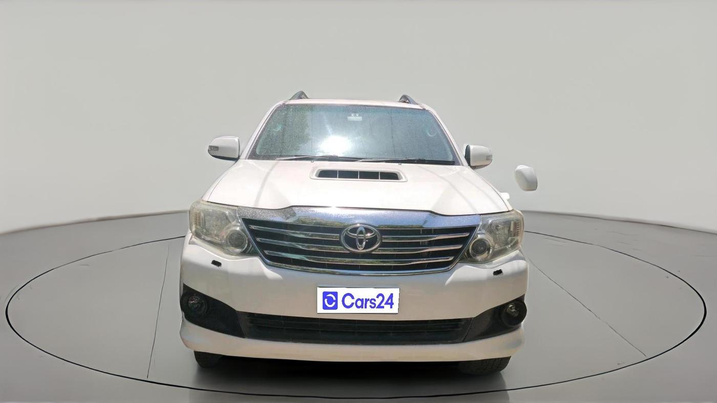 2015 Toyota Fortuner 3.0 4X4 MT, Diesel, Manual, 1,90,185 km, exterior