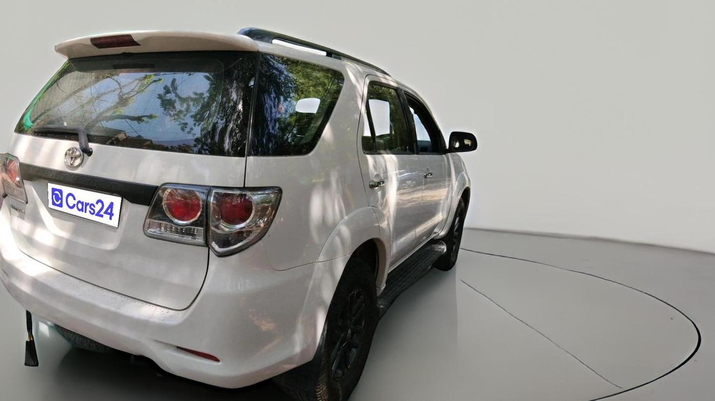 2015 Toyota Fortuner 3.0 4X4 MT, Diesel, Manual, 1,90,185 km, exterior