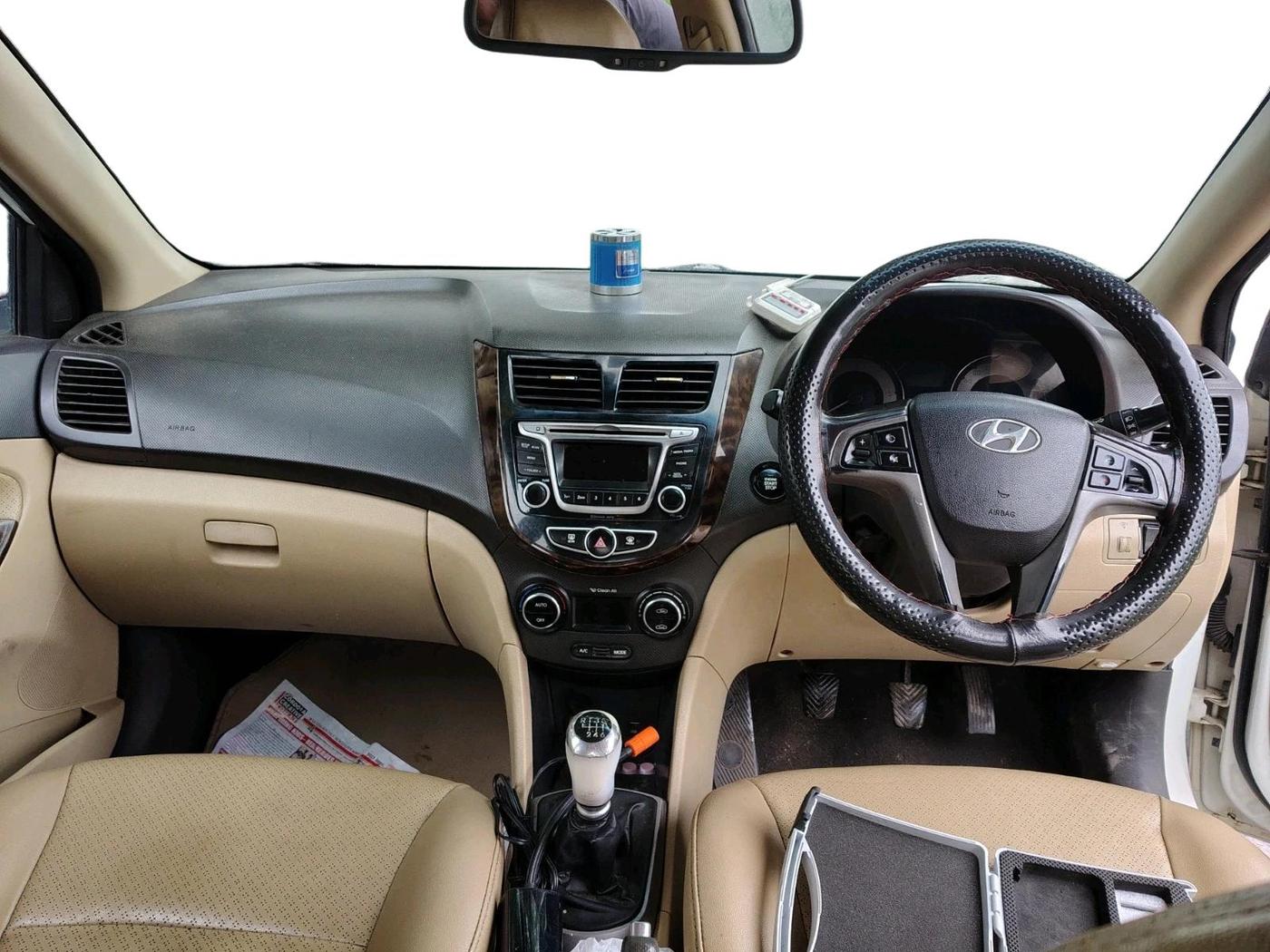 2015 Hyundai Verna FLUIDIC 1.6 CRDI SX, Diesel, Manual, 1,56,241 km, interior