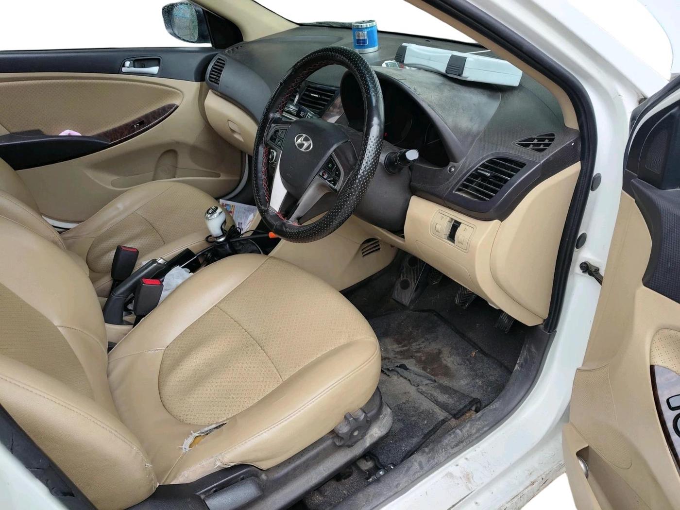 2015 Hyundai Verna FLUIDIC 1.6 CRDI SX, Diesel, Manual, 1,56,241 km, interior