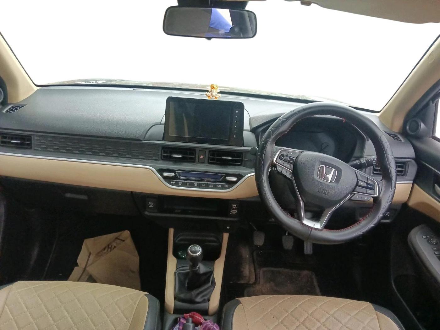 2025 Honda Amaze ZX 1.2 Petrol MT, Petrol, Manual, 10,008 km, interior