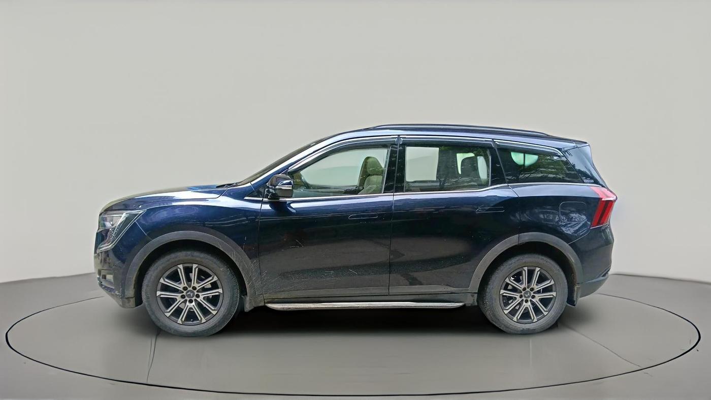 2022 Mahindra XUV700 AX 7 P AT 7 STR, Petrol, Automatic, 61,734 km, exterior