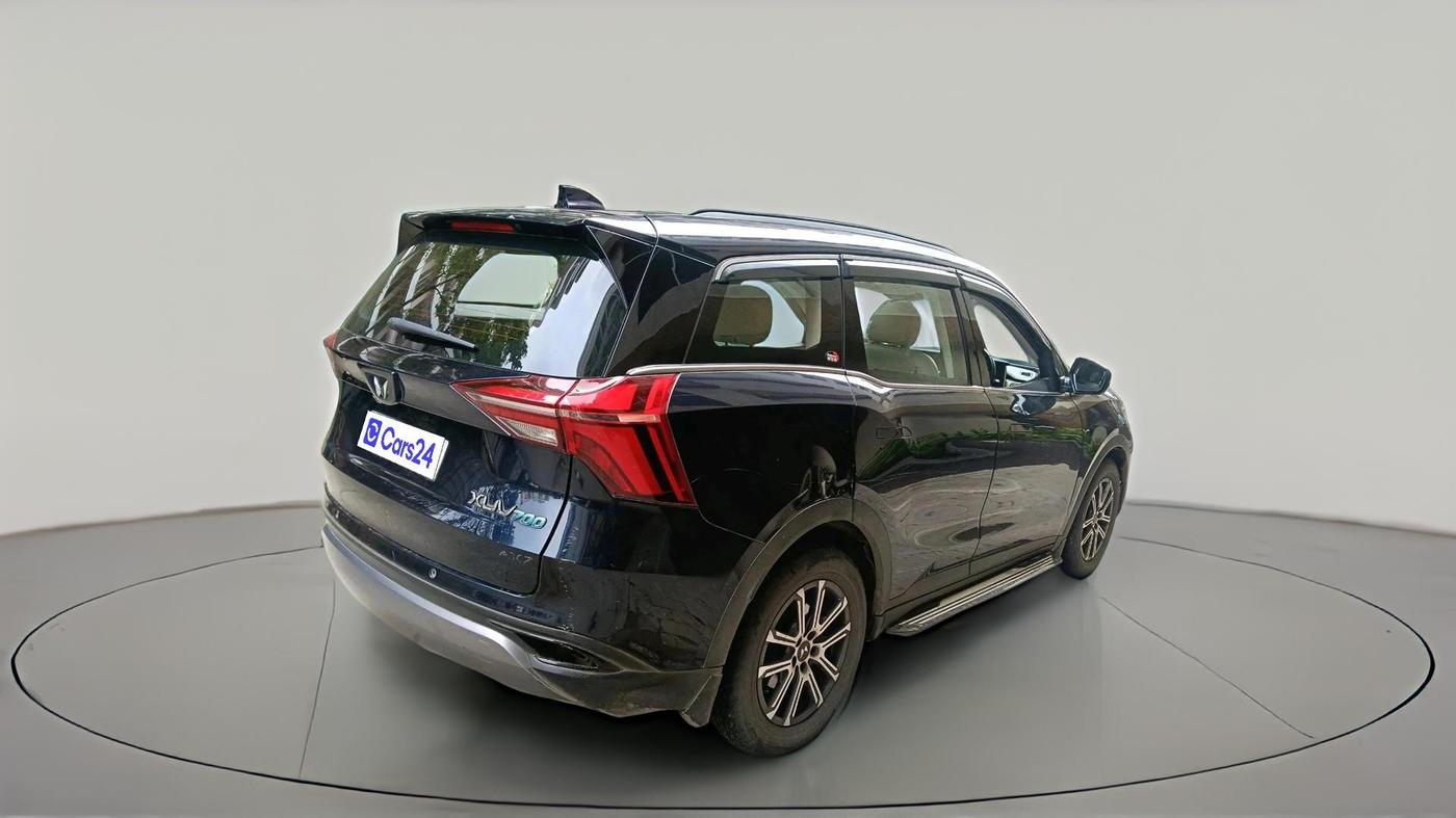 2022 Mahindra XUV700 AX 7 P AT 7 STR, Petrol, Automatic, 61,734 km, exterior
