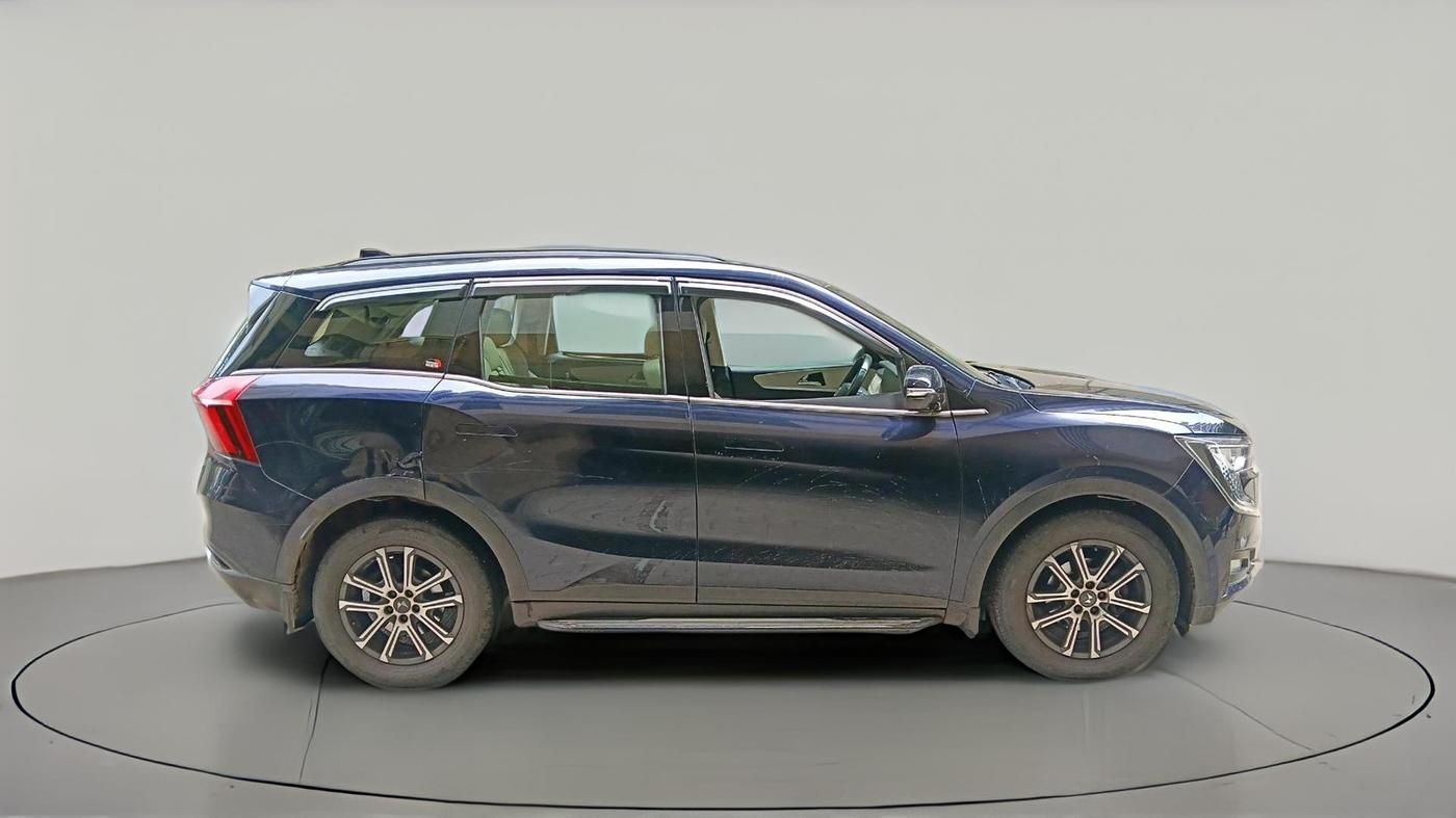 2022 Mahindra XUV700 AX 7 P AT 7 STR, Petrol, Automatic, 61,734 km, exterior