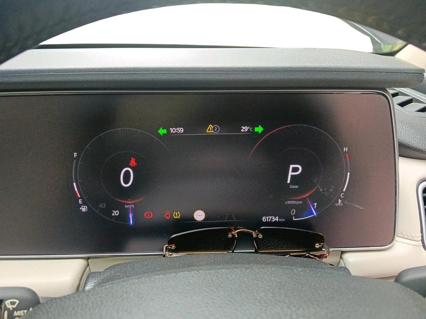 2022 Mahindra XUV700 AX 7 P AT 7 STR, Petrol, Automatic, 61,734 km, interior