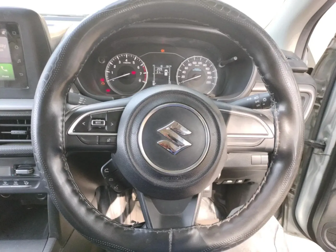 2023 Maruti BREZZA VXI SMART HYBRID, Petrol, Manual, 17,037 km, interior