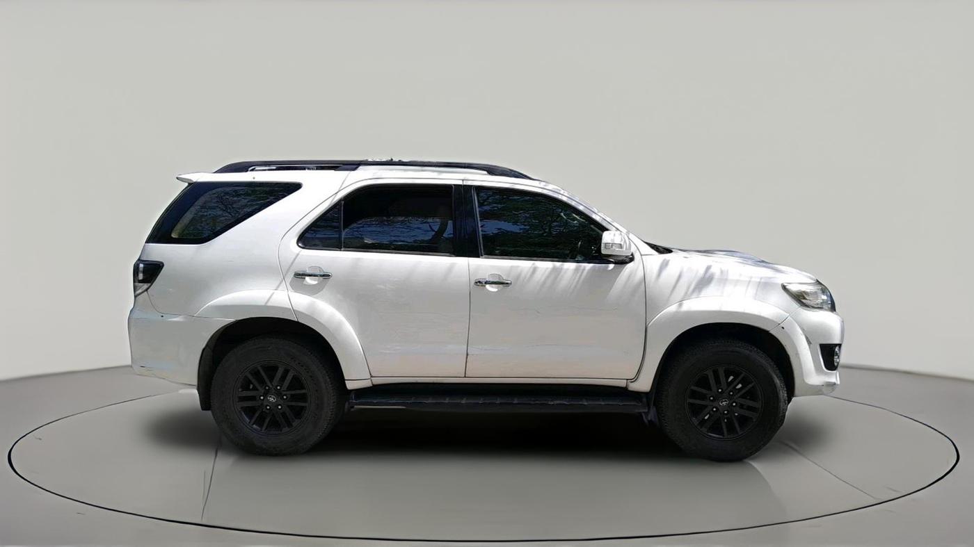 2015 Toyota Fortuner 3.0 4X2 AT, Diesel, Automatic, 1,12,789 km, exterior