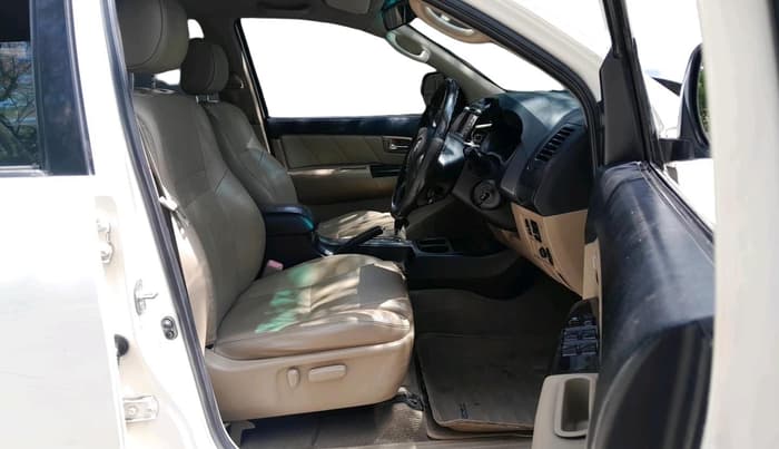2015 Toyota Fortuner 3.0 4X2 AT, Diesel, Automatic, 1,12,789 km, interior