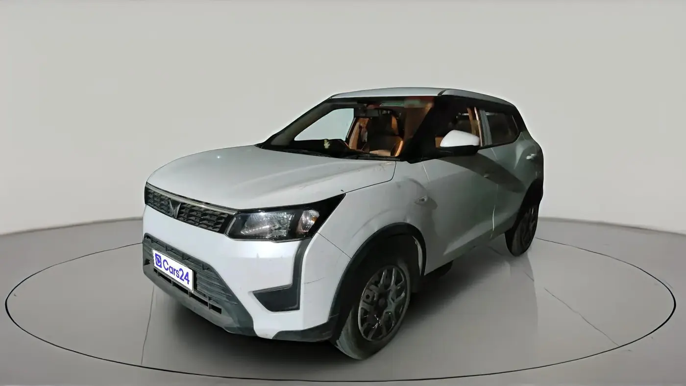 2024 Mahindra XUV300 W4 1.2 PETROL, Petrol, Manual, 9,251 km, exterior