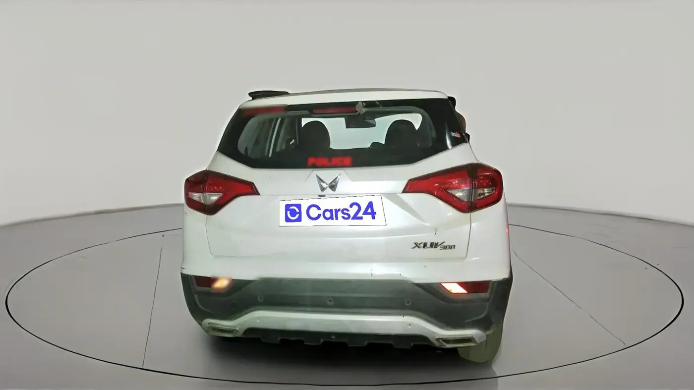 2024 Mahindra XUV300 W4 1.2 PETROL, Petrol, Manual, 9,251 km, exterior