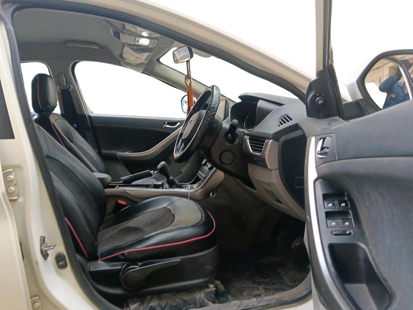 2018 Tata NEXON XZ PLUS PETROL, Petrol, Manual, 1,49,892 km, interior