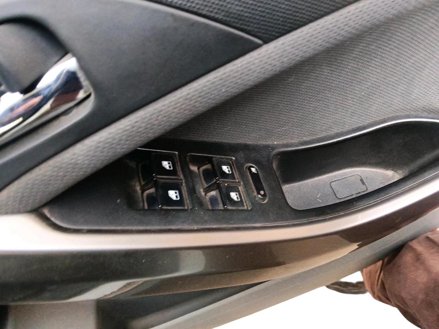 2018 Tata NEXON XZ PLUS PETROL, Petrol, Manual, 1,49,892 km, interior