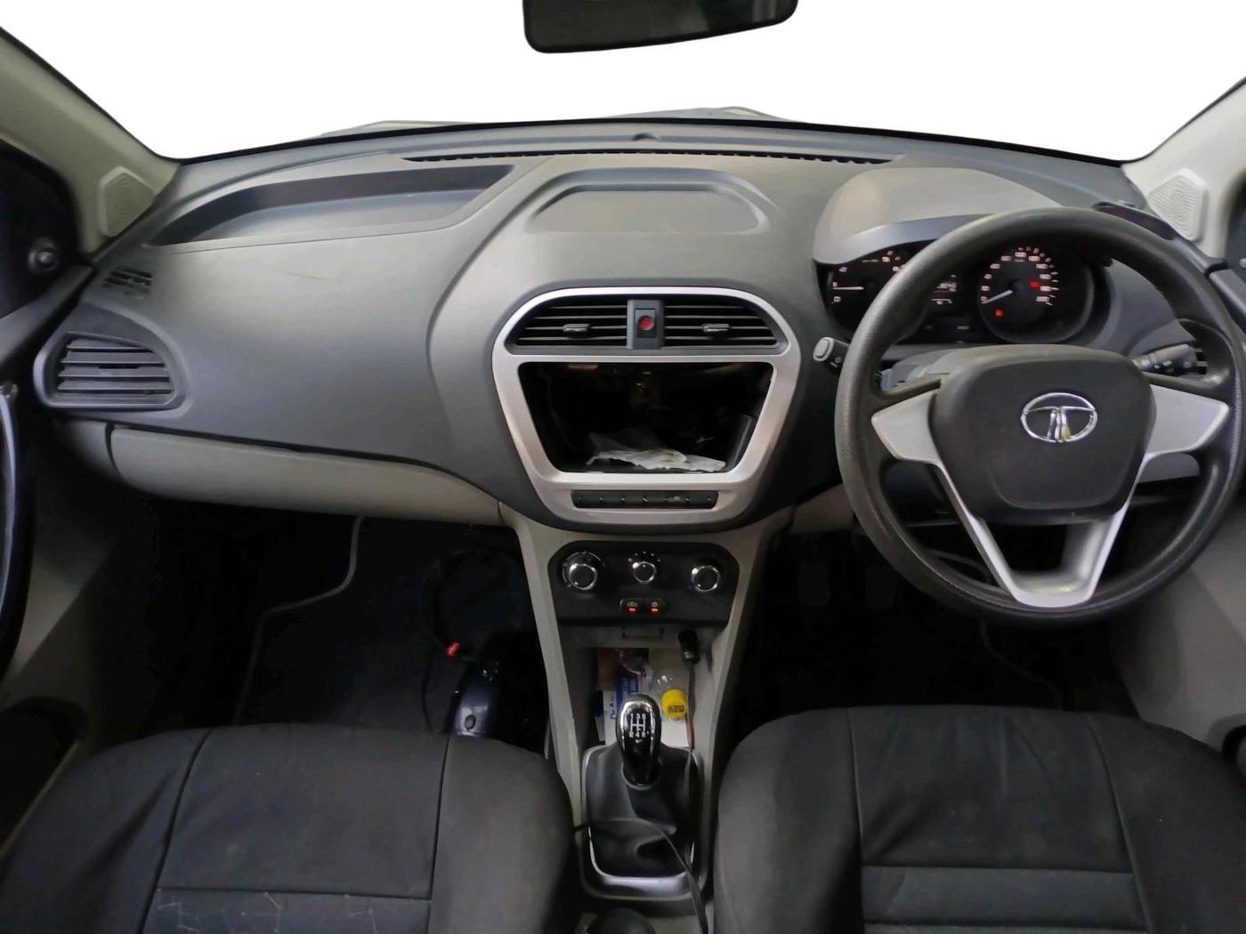 2017 Tata Tiago XM PETROL, Petrol, Manual, 28,359 km, interior
