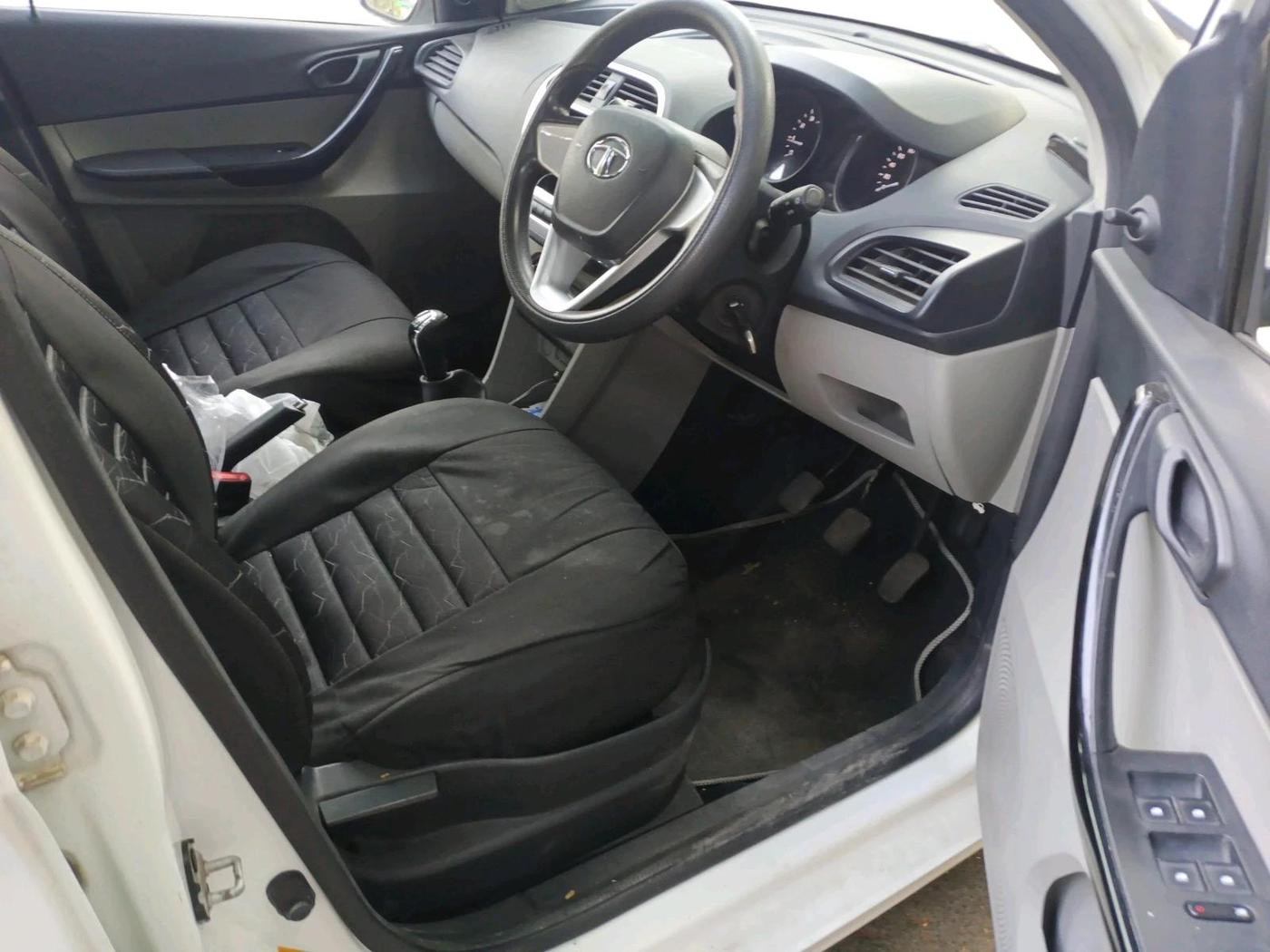 2017 Tata Tiago XM PETROL, Petrol, Manual, 28,359 km, interior