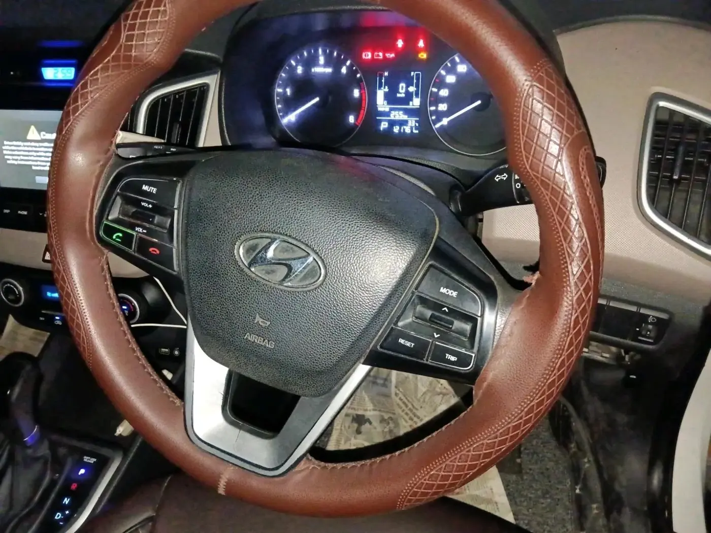 2015 Hyundai Creta SX PLUS AT 1.6 DIESEL, Diesel, Automatic, 1,21,761 km, interior