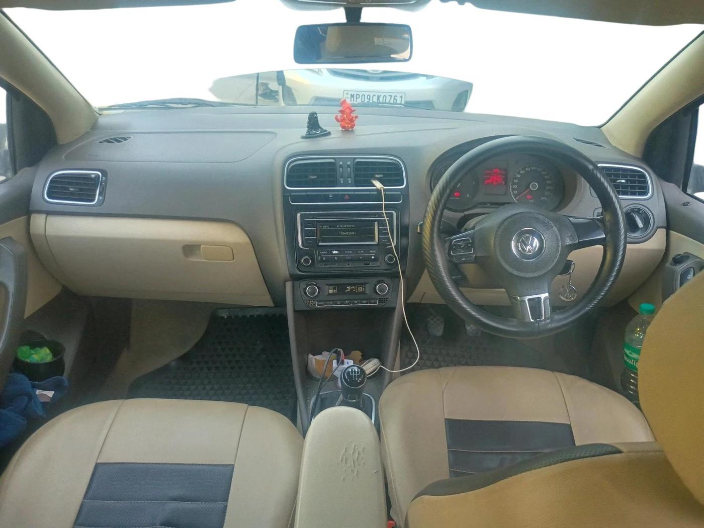 2013 Volkswagen Vento HIGHLINE DIESEL 1.6, Diesel, Manual, 1,09,522 km, interior