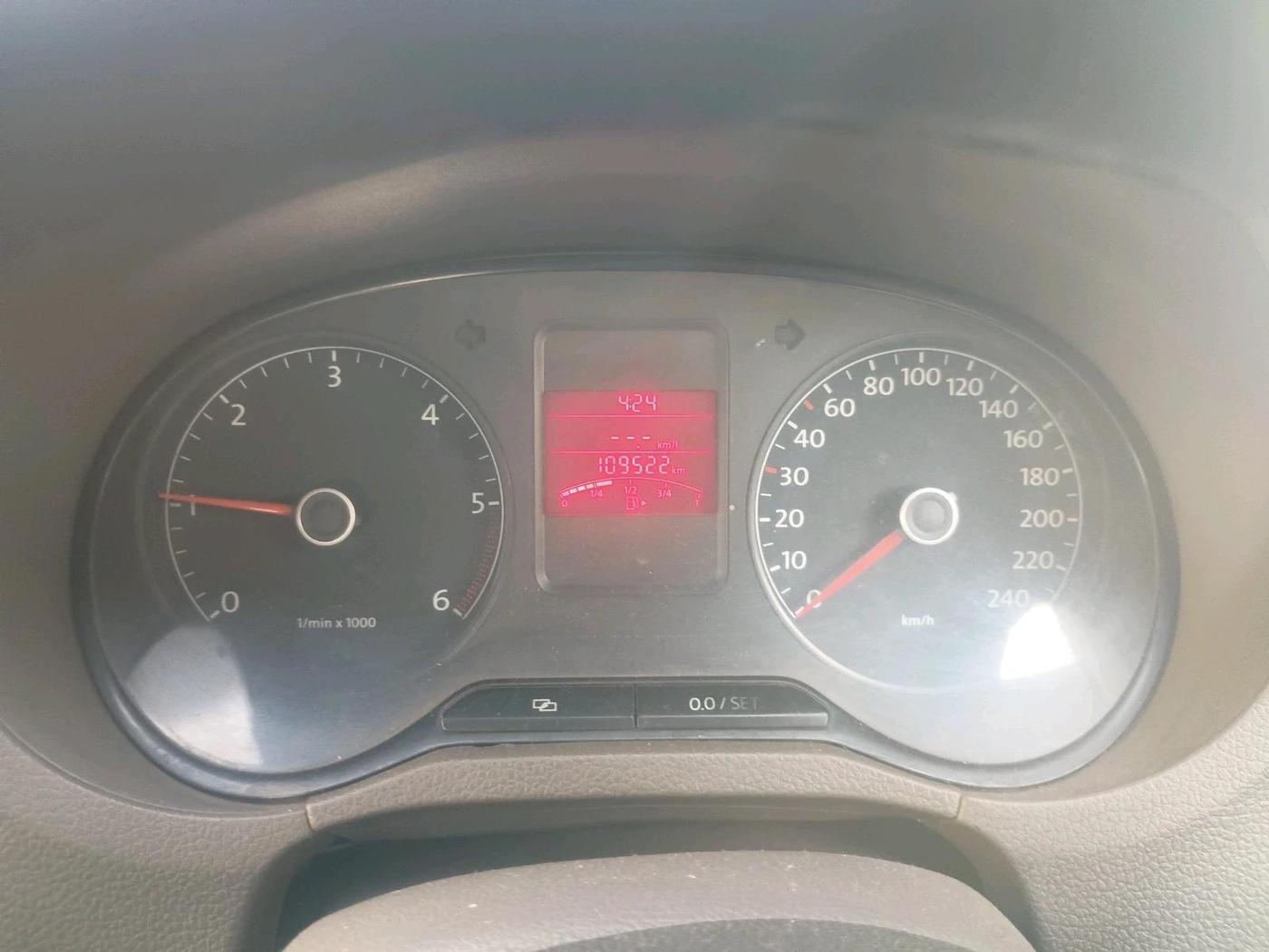 2013 Volkswagen Vento HIGHLINE DIESEL 1.6, Diesel, Manual, 1,09,522 km, interior