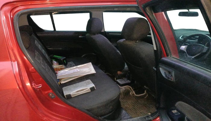 2012 Maruti Swift VXI, CNG, Manual, 1,04,490 km, interior