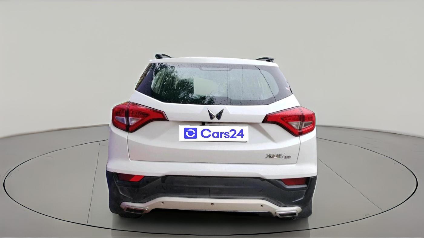 2023 Mahindra XUV300 W6 1.2 PETROL, Petrol, Manual, 13,429 km, exterior