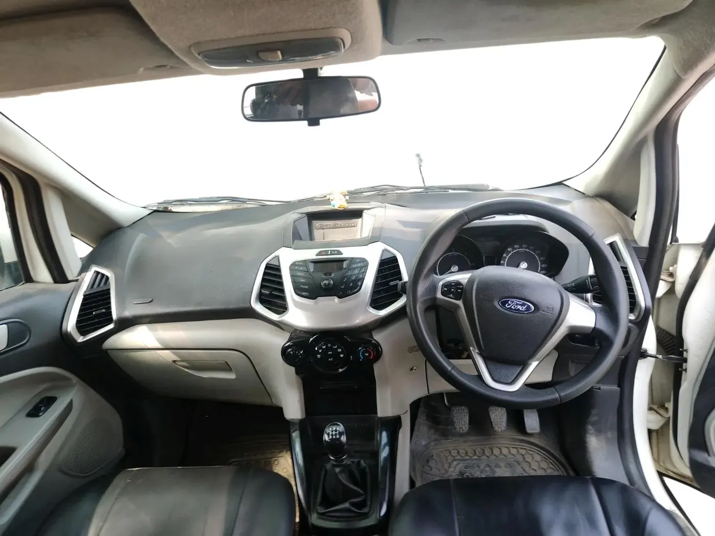 2014 Ford Ecosport TREND 1.5L DIESEL, Diesel, Manual, 1,72,698 km, interior