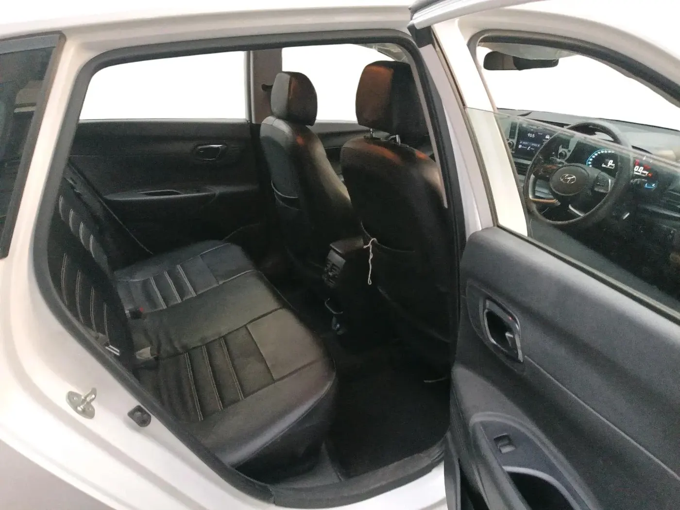 2023 Hyundai NEW I20 SPORTZ 1.2 IVT, Petrol, Automatic, 35,197 km, interior