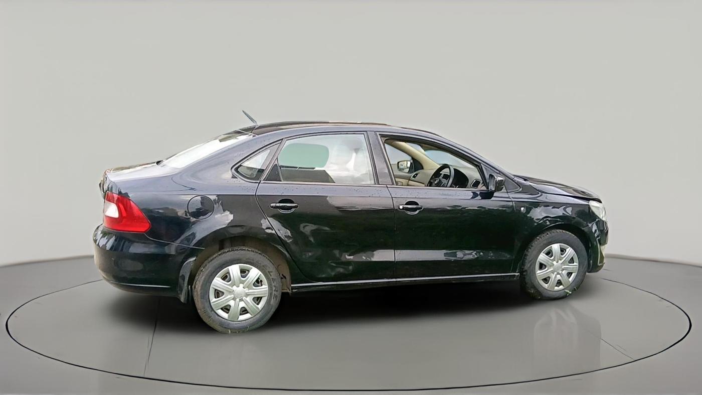 2013 Skoda Rapid AMBITION 1.6 TDI CR MT, Diesel, Manual, 55,756 km, exterior
