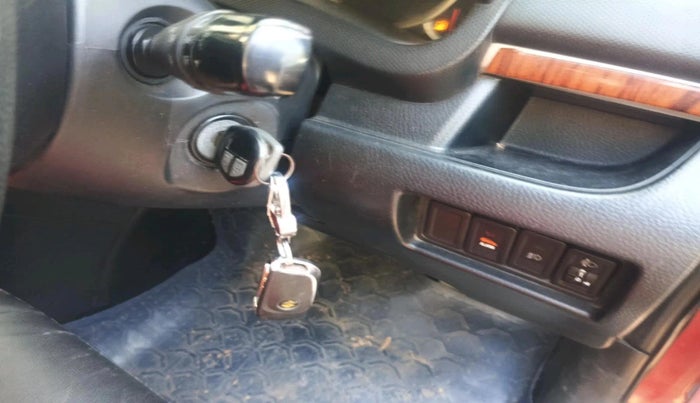 2013 Maruti Swift VXI, Petrol, Manual, 82,682 km, interior