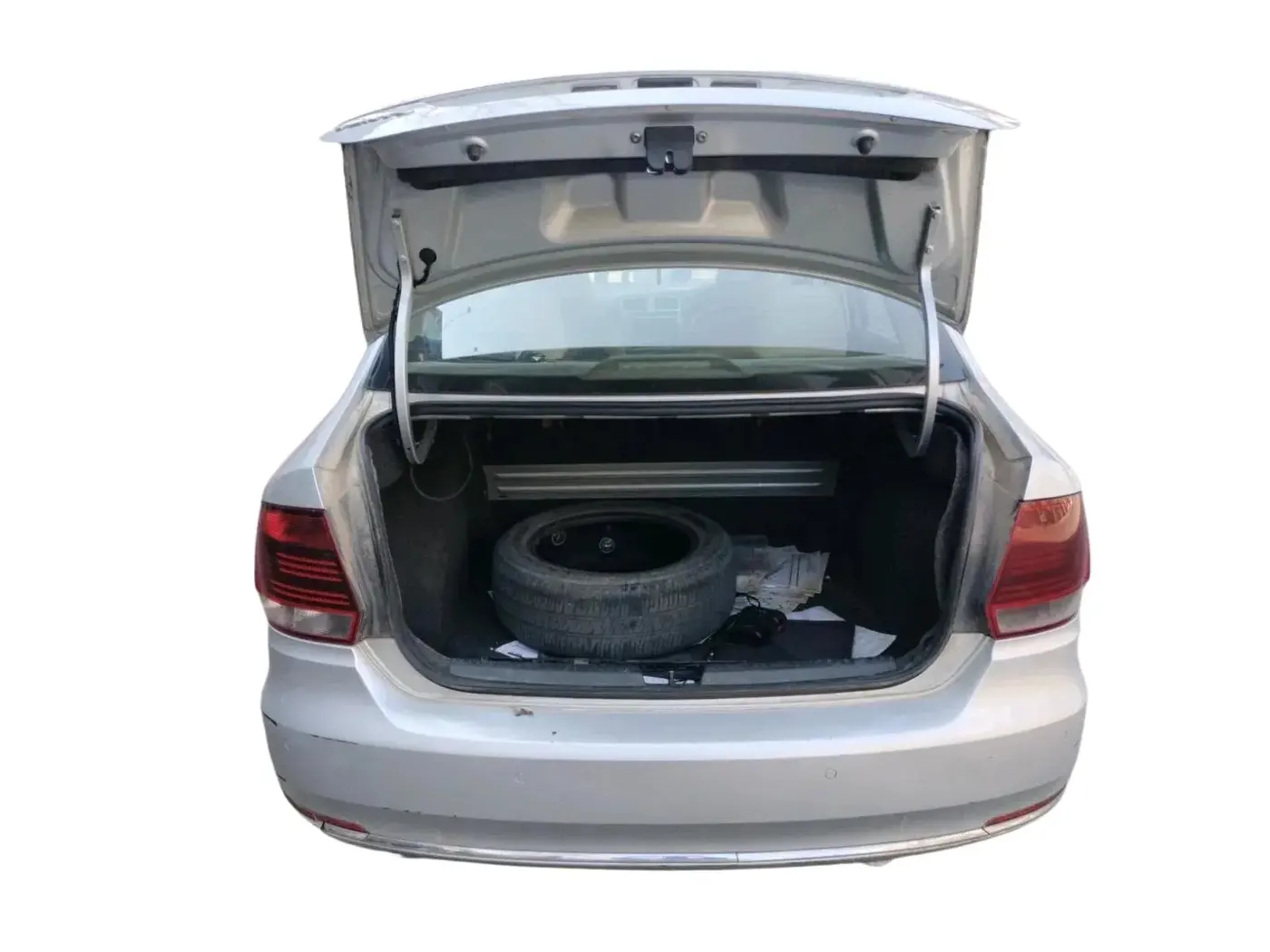 2016 Volkswagen Vento HIGHLINE 1.6 MPI, Petrol, Manual, 55,512 km, exterior