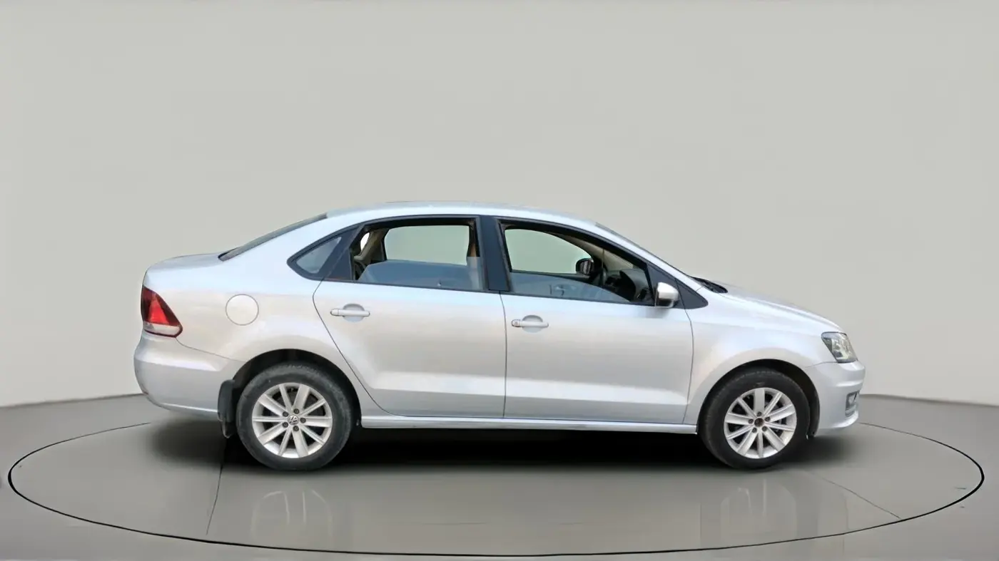 2016 Volkswagen Vento HIGHLINE 1.6 MPI, Petrol, Manual, 55,512 km, exterior