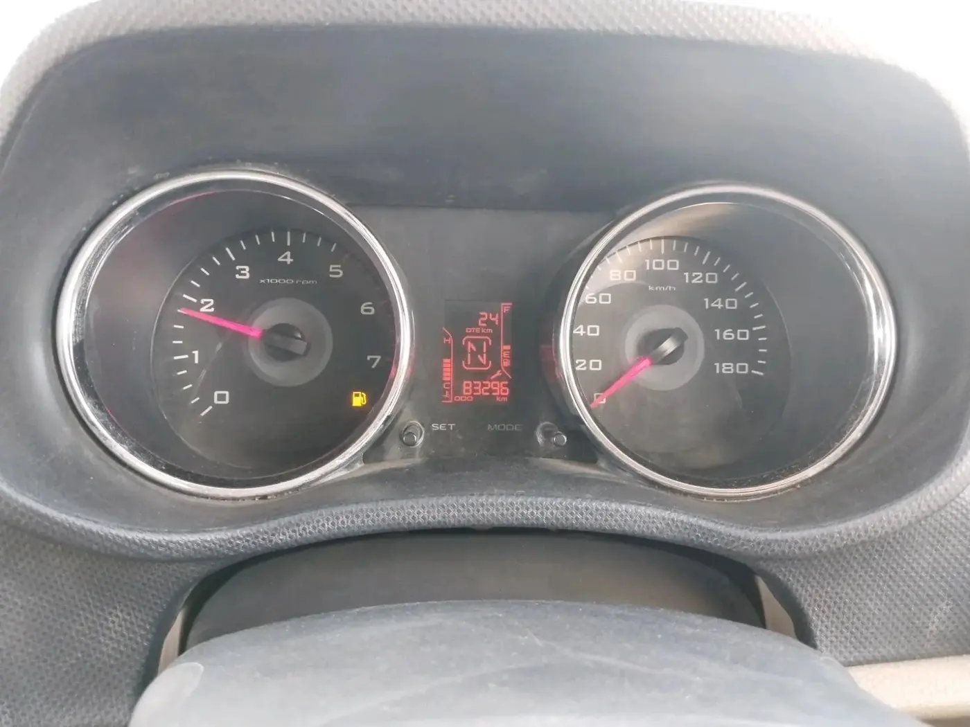 2015 Mahindra TUV300 T8, Diesel, Manual, 83,296 km, interior