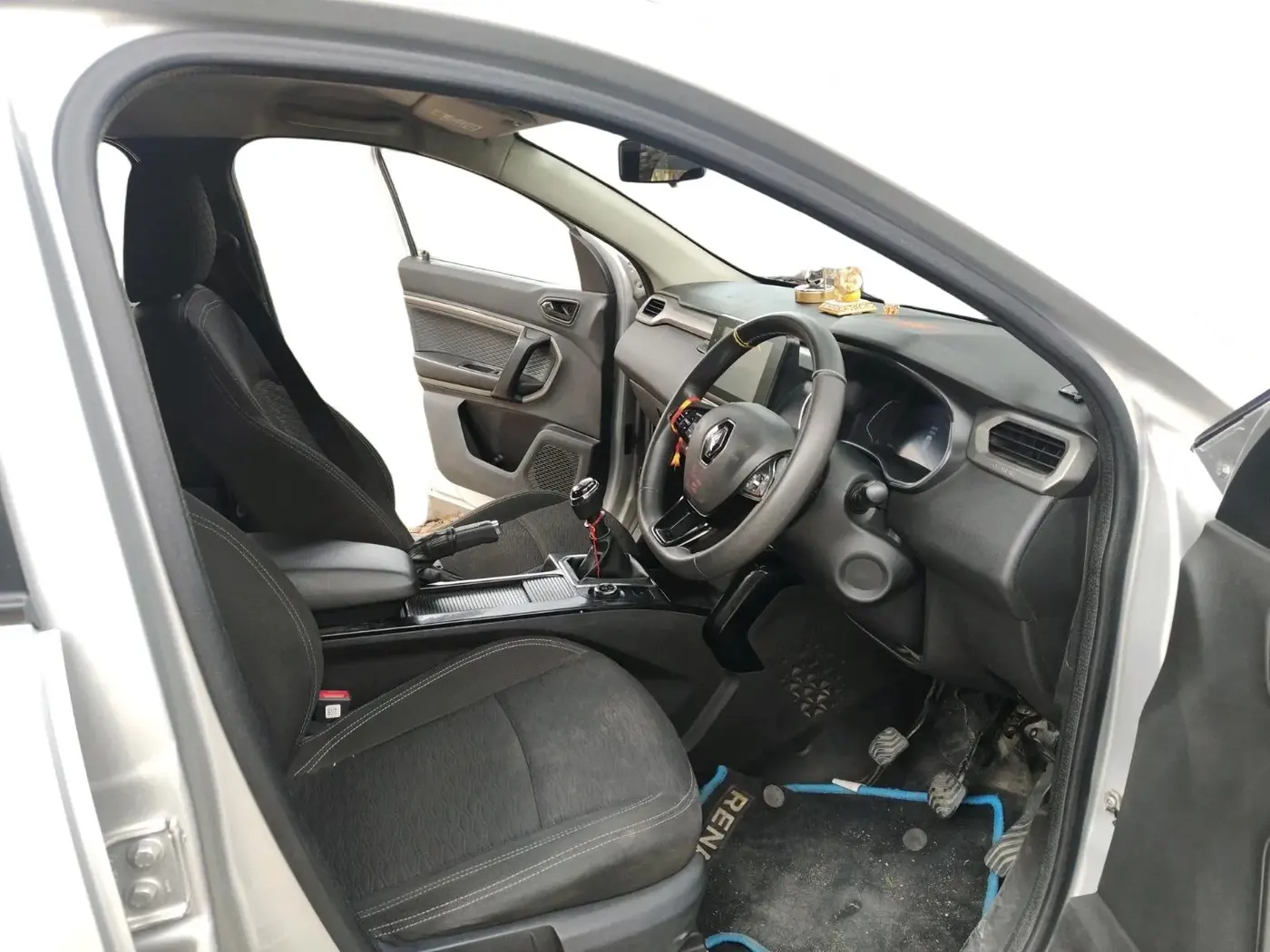 2022 Renault Kiger RXZ MT, Petrol, Manual, 74,940 km, interior