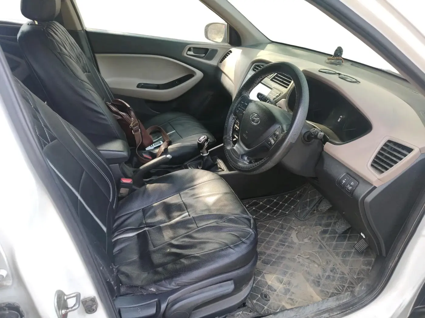 2016 Hyundai Elite i20 ASTA 1.4 CRDI (O), Diesel, Manual, 1,75,991 km, interior