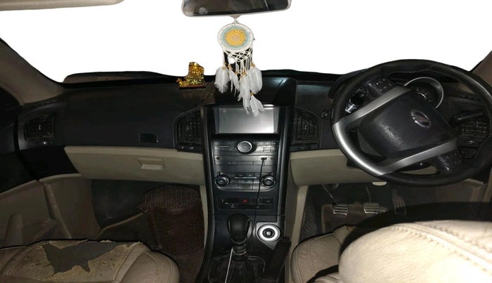 2015 Mahindra XUV500 W10, Diesel, Manual, 1,50,733 km, interior