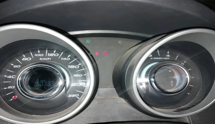 2015 Mahindra XUV500 W10, Diesel, Manual, 1,50,733 km, interior