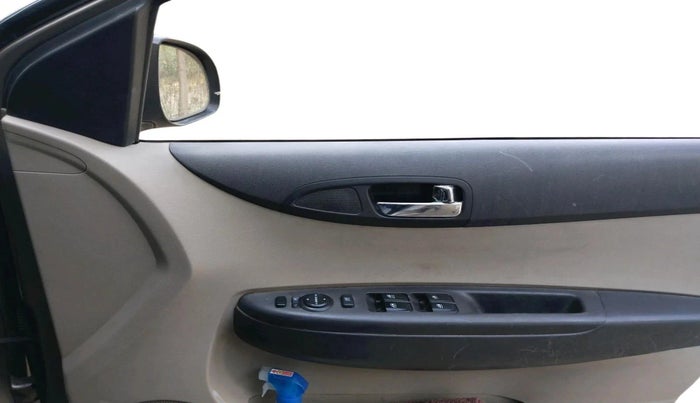 2012 Hyundai i20 MAGNA 1.2, Petrol, Manual, 93,949 km, interior