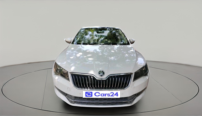 2016 Skoda Superb ELEGANCE 1.8 TSI AT, Petrol, Automatic, 1,25,898 km, exterior