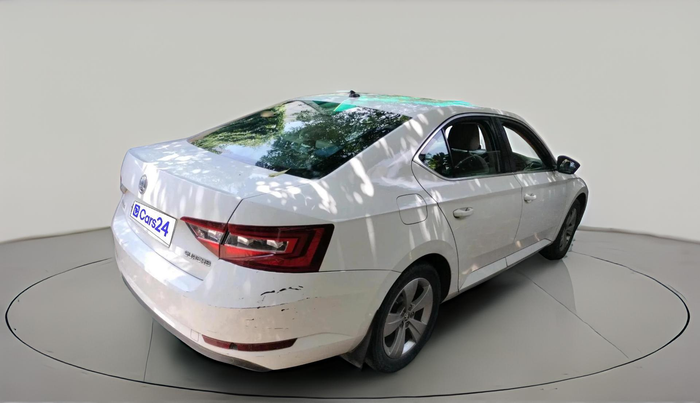 2016 Skoda Superb ELEGANCE 1.8 TSI AT, Petrol, Automatic, 1,25,898 km, exterior