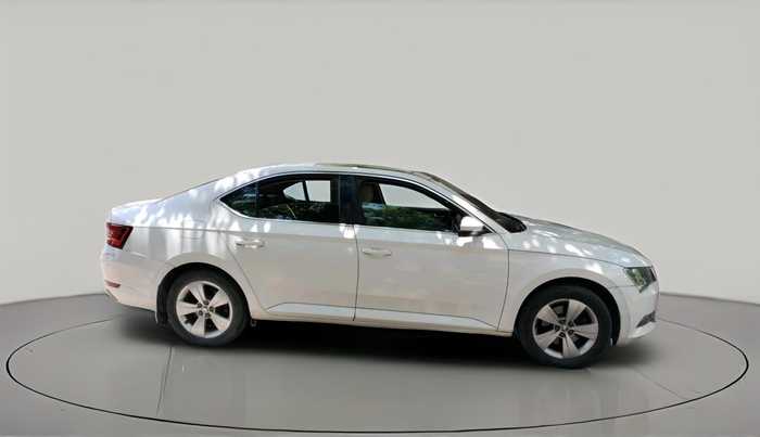 2016 Skoda Superb ELEGANCE 1.8 TSI AT, Petrol, Automatic, 1,25,898 km, exterior